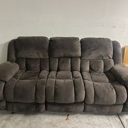 Couch and loveseat recliners w/ end table and lamp