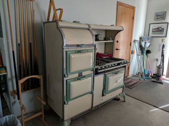 Magic chef Antique stove