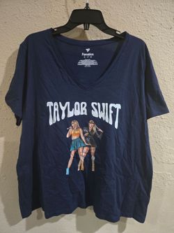 Fanatics Taylor Swift V-Neck T-Shirt, Navy Blue, Size 2X