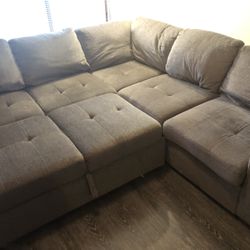 Beautiful Couch  With loveseat pullout