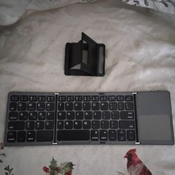 Foldable Bluetooth Keyboards Wireless With Touchpad And Phone Holder