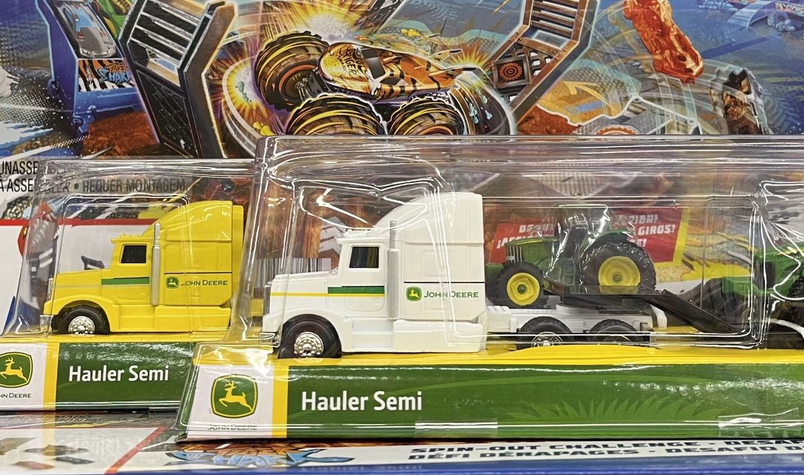 John Deere Hauler Semi Set With Semi Trucks & Tractors Model Toy