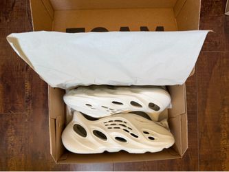 Yeezy foam runner ararat