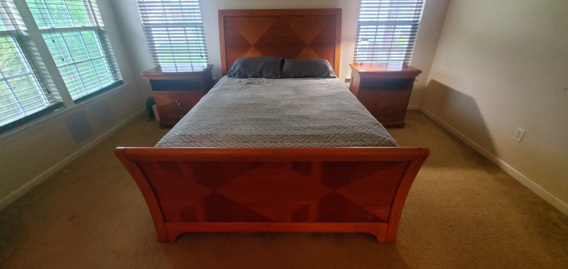 8pc Queen Size Solid Wood Sleigh Bedroom Set