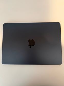 2024 MacBook Air 13” M3 8GB 256GB Midnight - 98% Battery - Charger Included