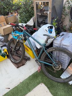 Mountain Bike Custom Diamondback Mason plus extra parts