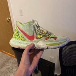 Kyrie 5 EYBL (used)