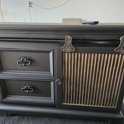 Dresser/entry Table