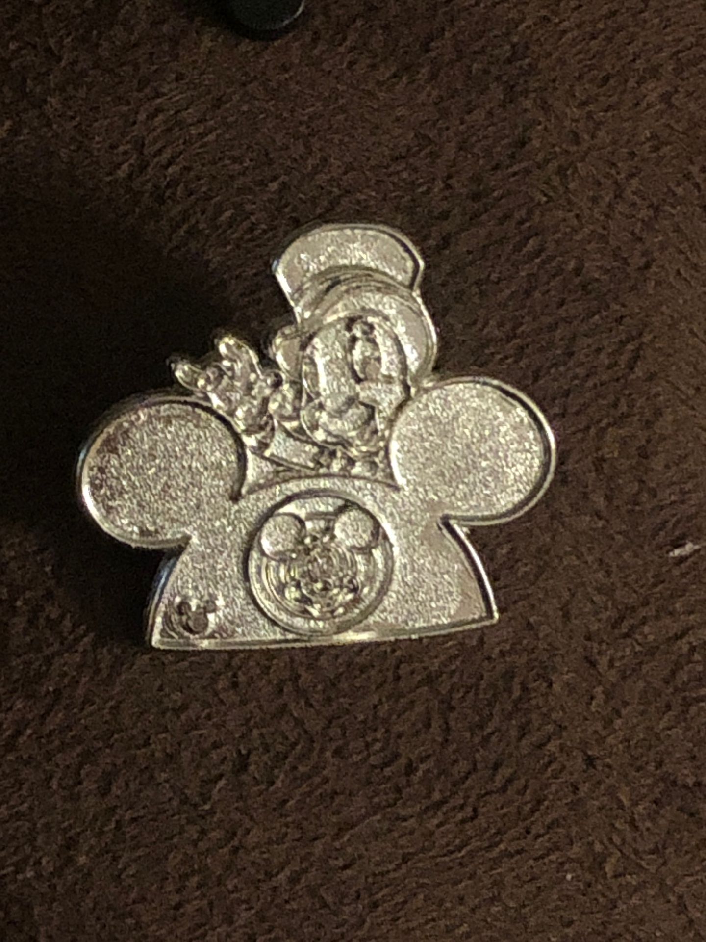 Disney Cast Lanyard (Hidden Mickey) JIMINY CRICKET ON MICKEY EARS PIN