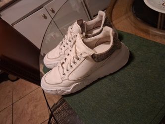 Alexander maqueen size 37