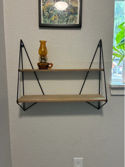 Geometric shelf