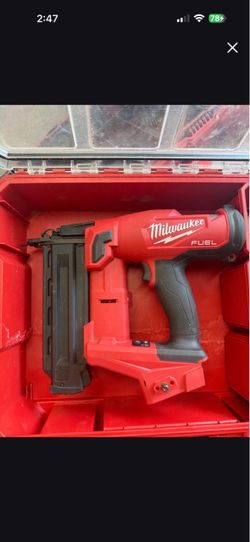 Milwaukee 18 gauge Brad nailer