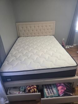 Queen Size Bed Frame w/ Mattress