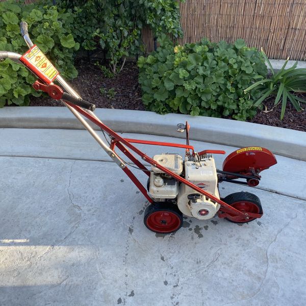 Lawn King Edger With Briggs Stratton Motor. for Sale in Norco, CA OfferUp