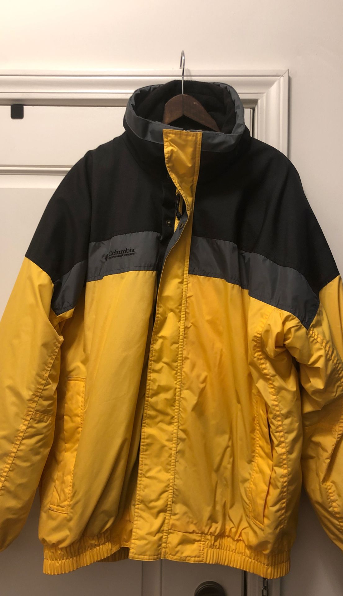 Columbia men’s ski jacket with removable inter lining