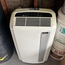 DeLonghi AC Unit w/ Remote 
