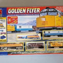 Life-Like Golden Flyer Train Set No.8803 HO Scale Used In Box