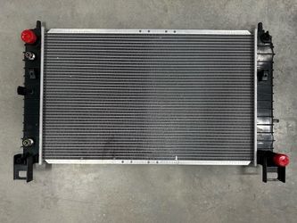 99-06 Chevy Silverado, GMC Sierra 1500 & 2500HD 2334 Replacement Radiator