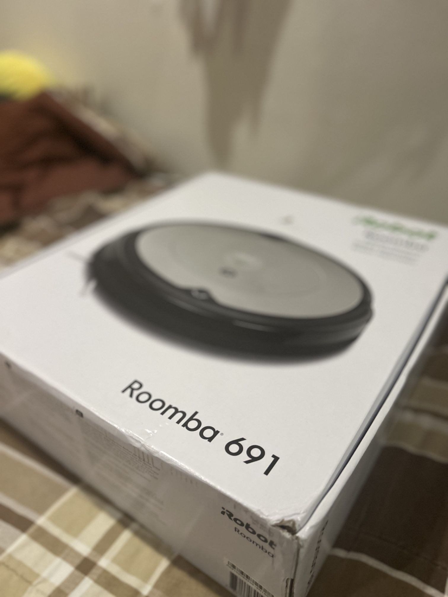iRobot Roomba 691 Robot Vacuum-Wi-Fi Connected -Black