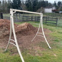 Pending- Swinging Bench Stand