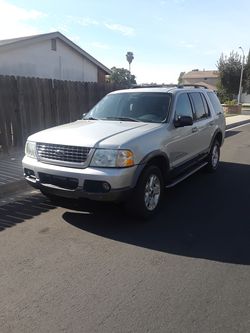 2004 ford explorer