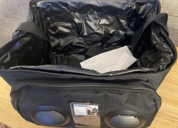 Lunch Bag / Cooler Bag with Built-In iPod Dock & Stereo Speakers