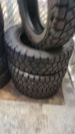 Set de llantas todo terreno bfgoodrich HD Terrain T/A KT LT 245/70/r/17 año 2022 90% de vida