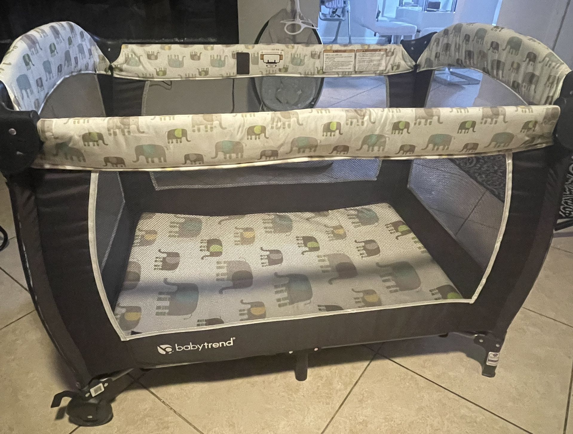 Babytrend playback or Corral de bebe
