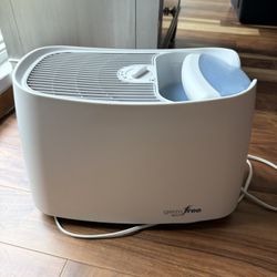 Honeywell One Gallon Cool Moisture Humidifier