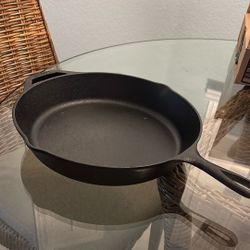 CAST IRON SKILLET