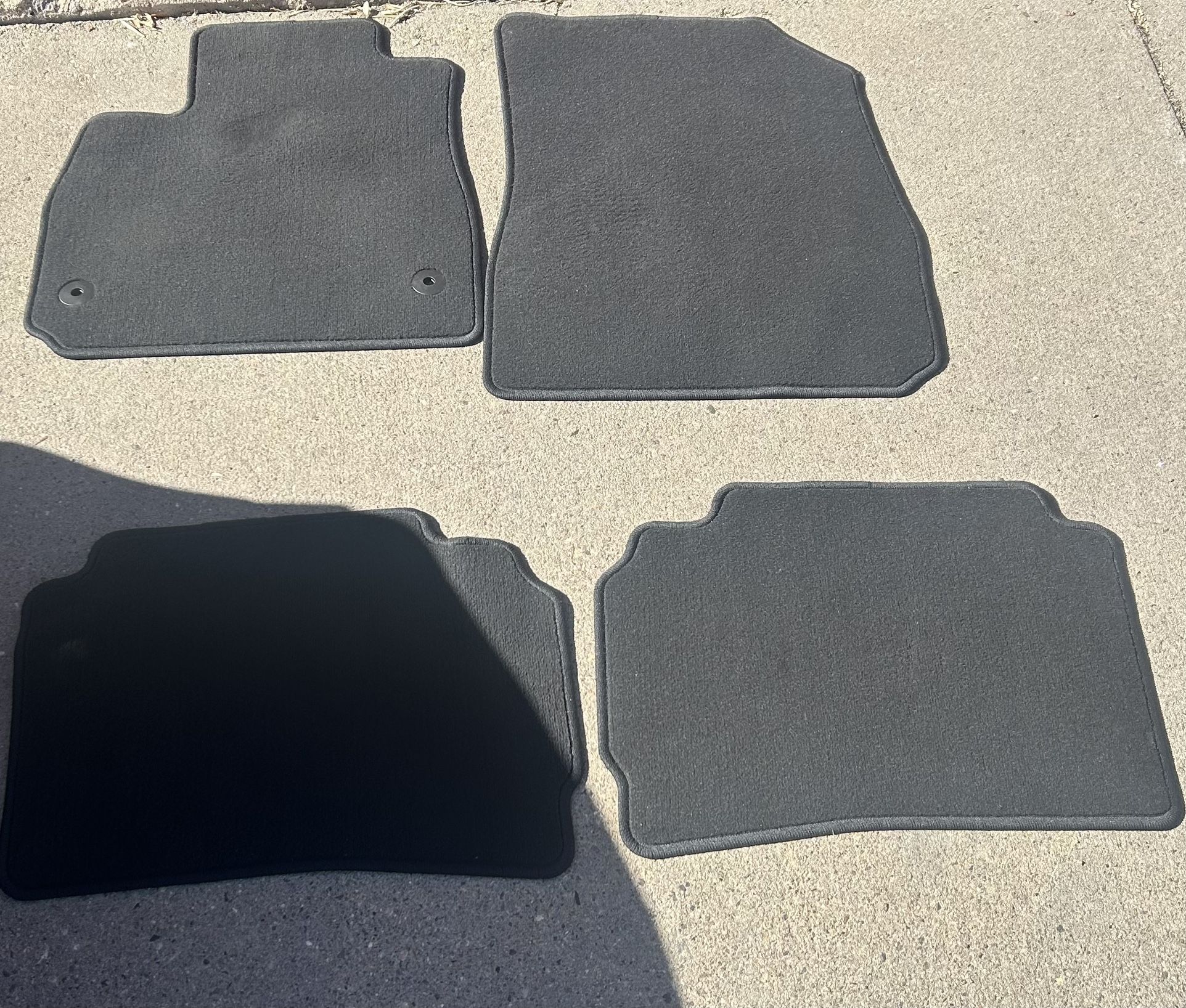 OEM NEW 2016-2025 Malibu Carpet Floor Mats Front & Rear Black $75
