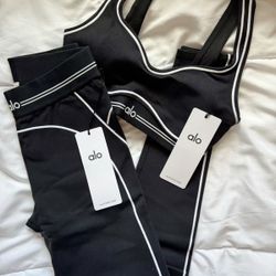 Xs alo yoga sets ! 