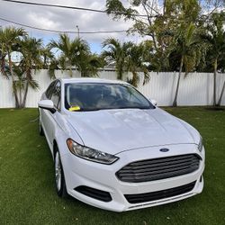 2015 White Ford Fusion Hybrid 53,331 Miles 