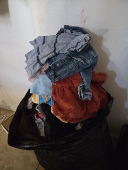 Lots of girls toddler 2t-3t clothes