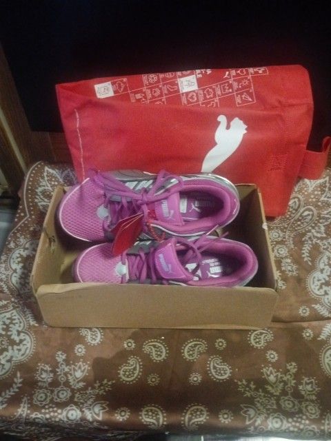 Puma's Girls Shoes 4-sale.