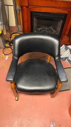 Black and brown desk chair