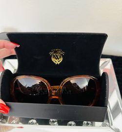 Wildfox LIZ Oversized Apricot Square Sunglass for Sale in  display picture 2