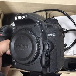 Nikon D7500 With 18-55MM Lense