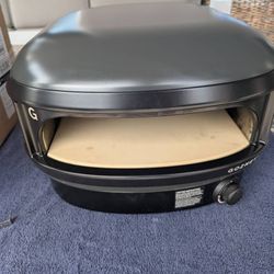 Like New Black Gozney Arc Lite Propane Outdoor Pizza Oven in box -