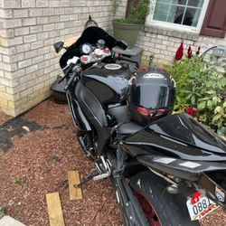 Ninja Kawasaki  2008 8k Miles 