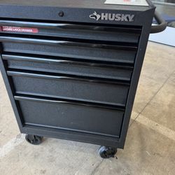 Husky 27 in. W 5-Drawer Rolling Tool Cabinet Not used 