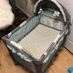Graco Travel Play Pen w/ Changing Table
