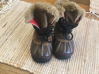 Great condition baby Gap toddler boy winter leather boots /shoes size 7 child Fits approximately 1 1/2 to 2 year-old