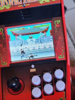 Retro miny Arcade mortal konbat en perfectas conditiones trabajando bien  es de baterias normales  trabajando 💯