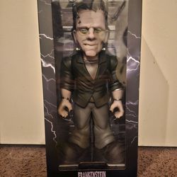 Universal Monsters Frankenstein 18" Figure