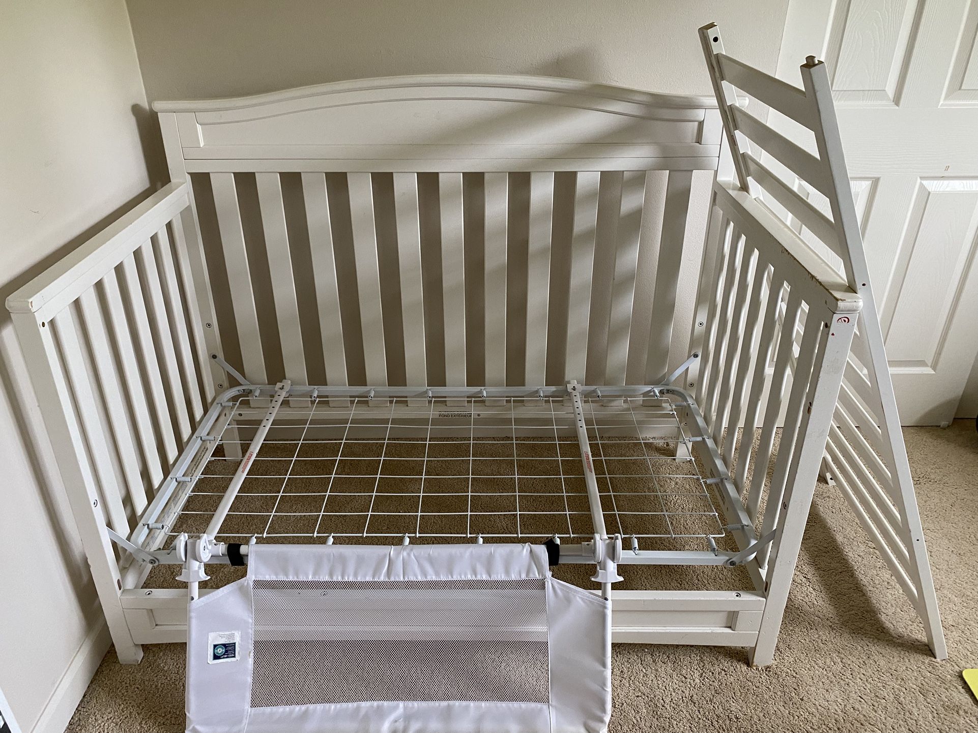 Delta children Emery 4 in 1 Convertible Baby Crib