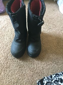 Boots size 4