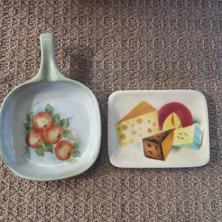 PAIR OF VINTAGE COLLECTIBLES