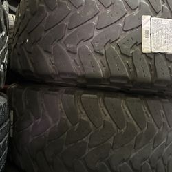 35x12.50R20 2 used tires toyo open country M/R