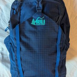 REI Tarn 18 Youth Backpack 
